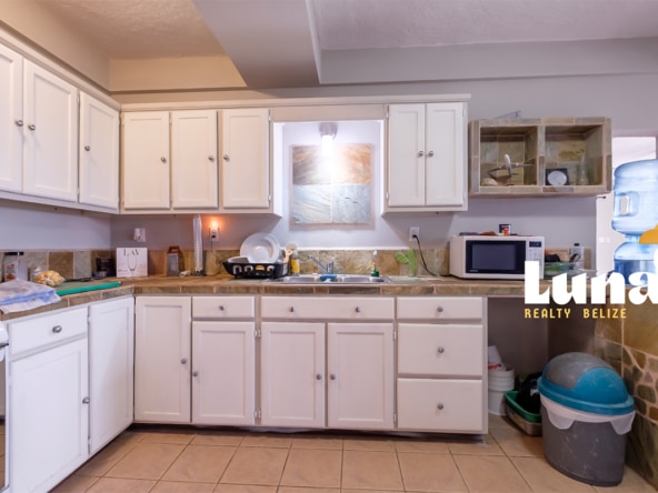 La_Hacienda Condos for Sale in San Pablo - Beautiful Kitchen