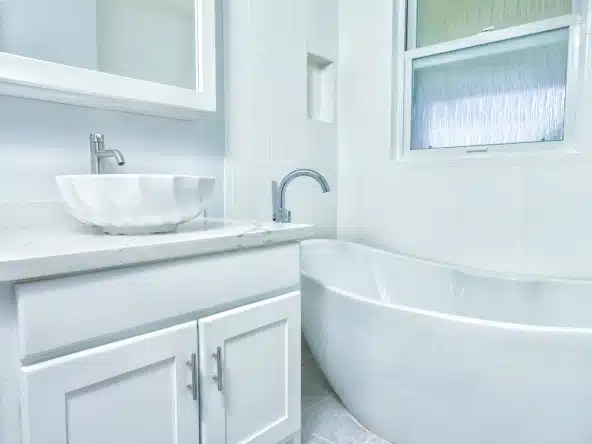 13. Casa Blanca - Master Bathroom