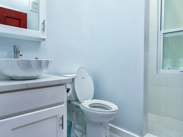 15. Casa Blanca - 2nd bathroom