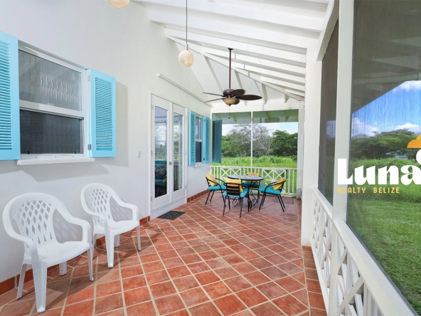 16. Casa Blanca - Patio 1_