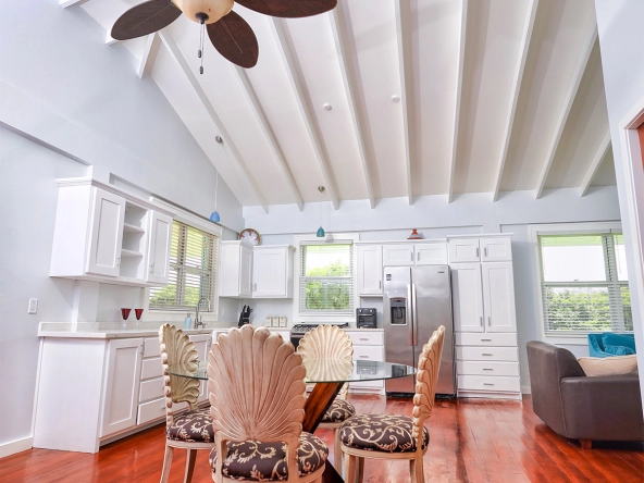 Casa Blanca - living room and kitchen coopala