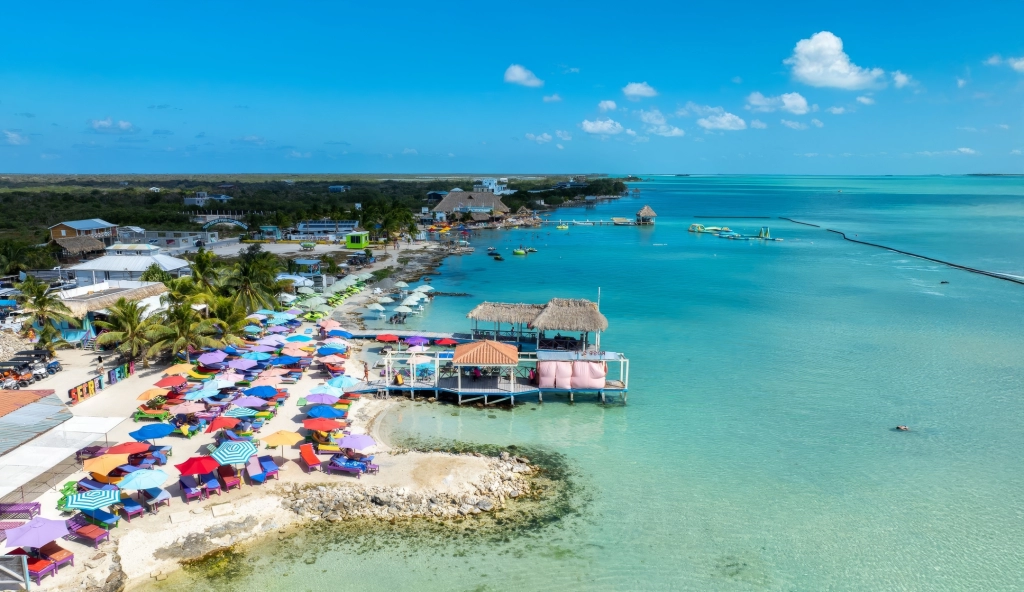 Secret Beach exploded in popularity in the last 5 years. Its now the island’s biggest hotspot for relaxation and ocean fun.