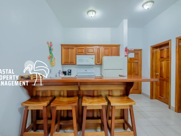 1BR/1BA House for Rent - Kitchen with Dining