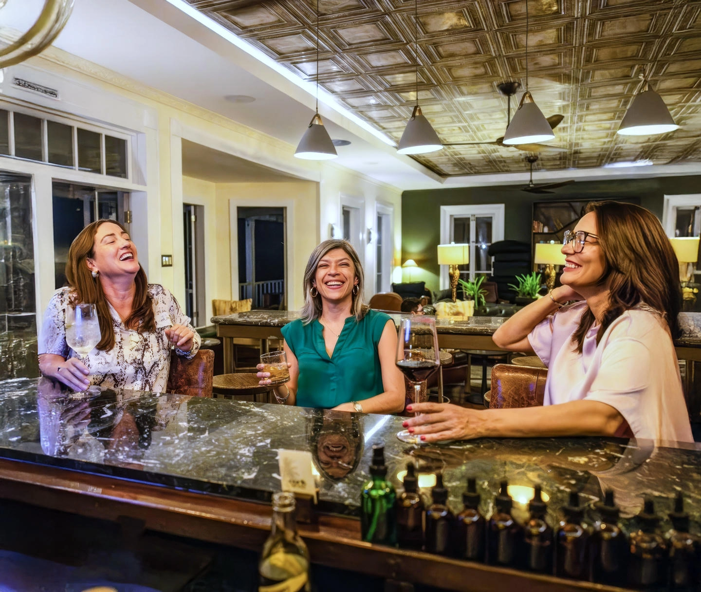 Cork Street Whiskey Bar in Belize offers an excellent and inviting atmosphere for both locals and travellers to take a pause and savour a night with friends.