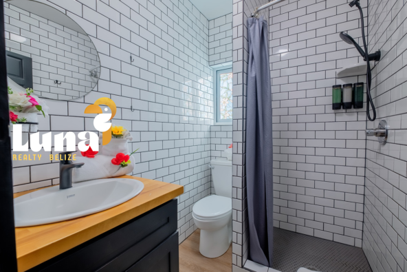 Aqua Vista - bathroom room type 1