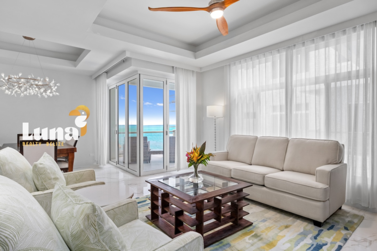 Fourth-floor Narcissus suite with sea view in San Pedro Belize